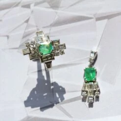 Sarl Baume French 1970s Emerald Diamonds 18 Karat White Gold Pendant -Best Jewelry Store 7 master 87964c8b 5ae6 4652 9b14 a836bd738aca