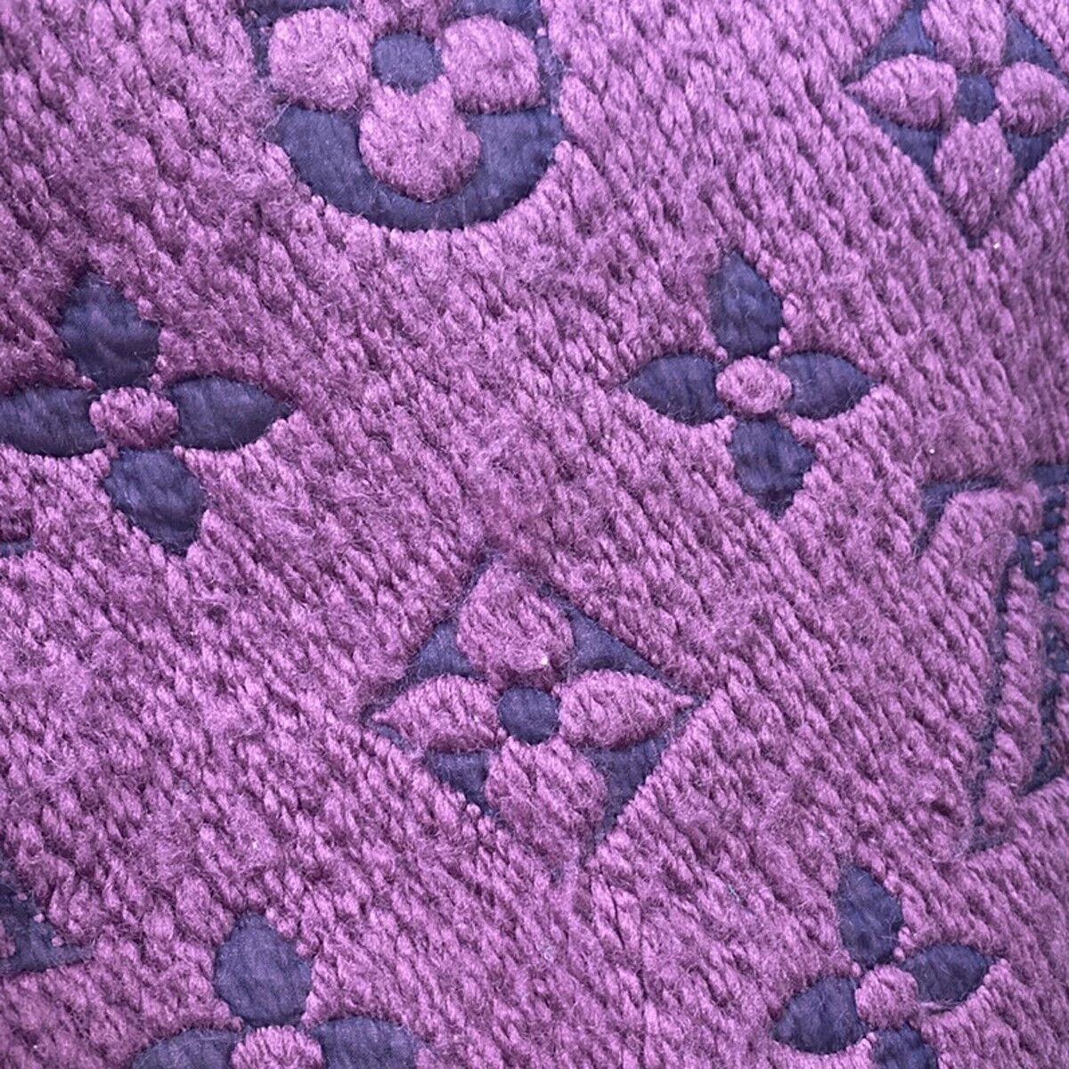 The Brand Collector LOUIS VUITTON Logomania Scarves 8 The Brand Collector LOUIS VUITTON Logomania Scarves - Image 6