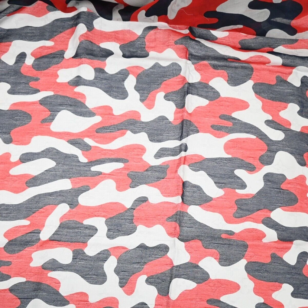 The Brand Collector LOUIS VUITTON Scarves 12 The Brand Collector LOUIS VUITTON Scarves - Image 10