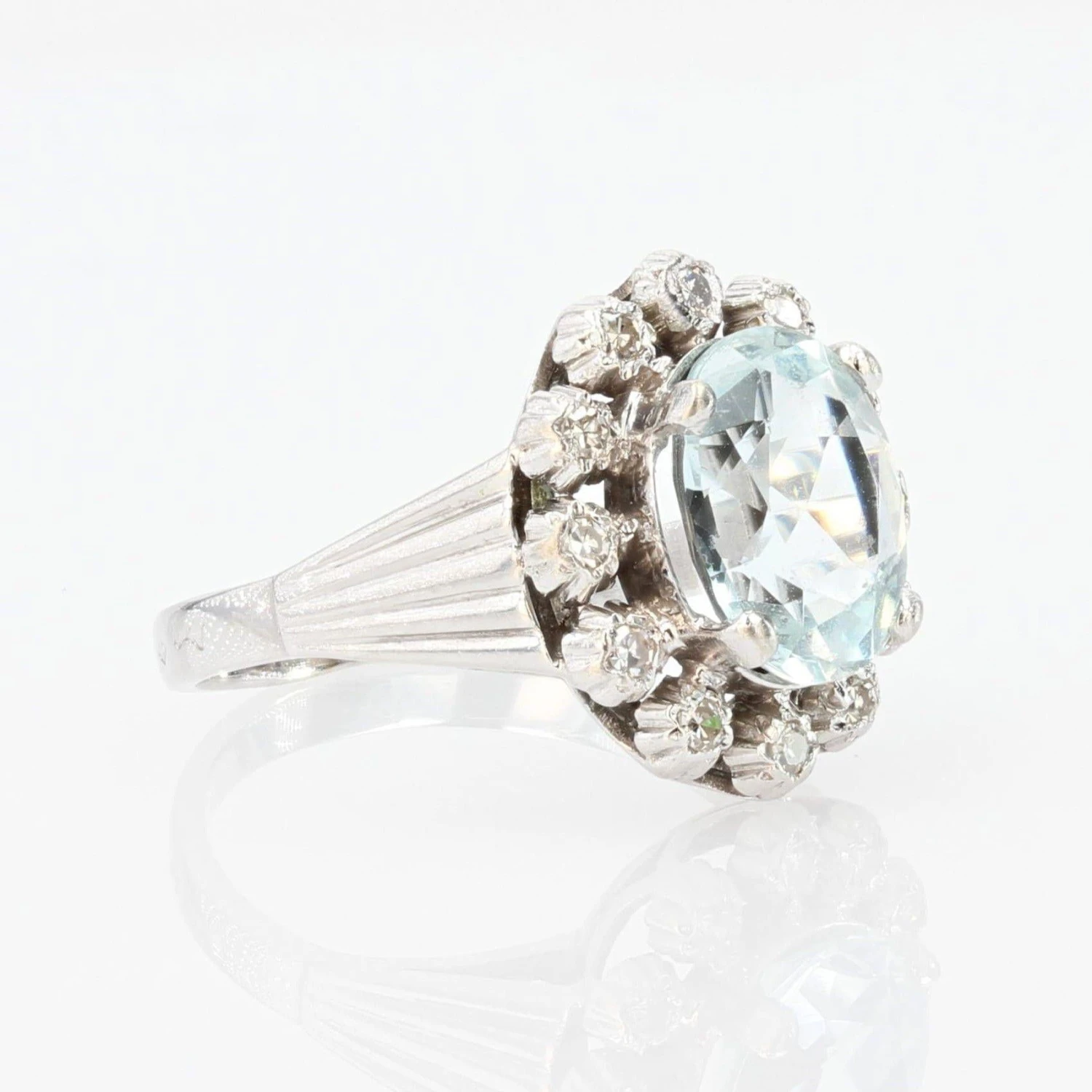Sarl Baume French 1950s Aquamarine Diamonds 18 Karat White Gold Ring 10 Sarl Baume French 1950s Aquamarine Diamonds 18 Karat White Gold Ring - Image 8