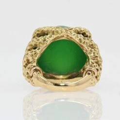 Sarl Baume Retro 18 Carat Chrysoprase Chiseled 18 Karat Yellow Gold Ring 20 Sarl Baume Retro 18 Carat Chrysoprase Chiseled 18 Karat Yellow Gold Ring -Best Jewelry Store 8 master bcf132a0 7882 4e52 a531 814d53ef5352
