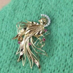 Sarl Baume 1950s Emerald Ruby Diamonds 18 Karat Yellow Gold Bird Of Paradise 20 Sarl Baume 1950s Emerald Ruby Diamonds 18 Karat Yellow Gold Bird Of Paradise -Best Jewelry Store 8 master efd2390f b0a3 4afa 8e7f e4725113546c