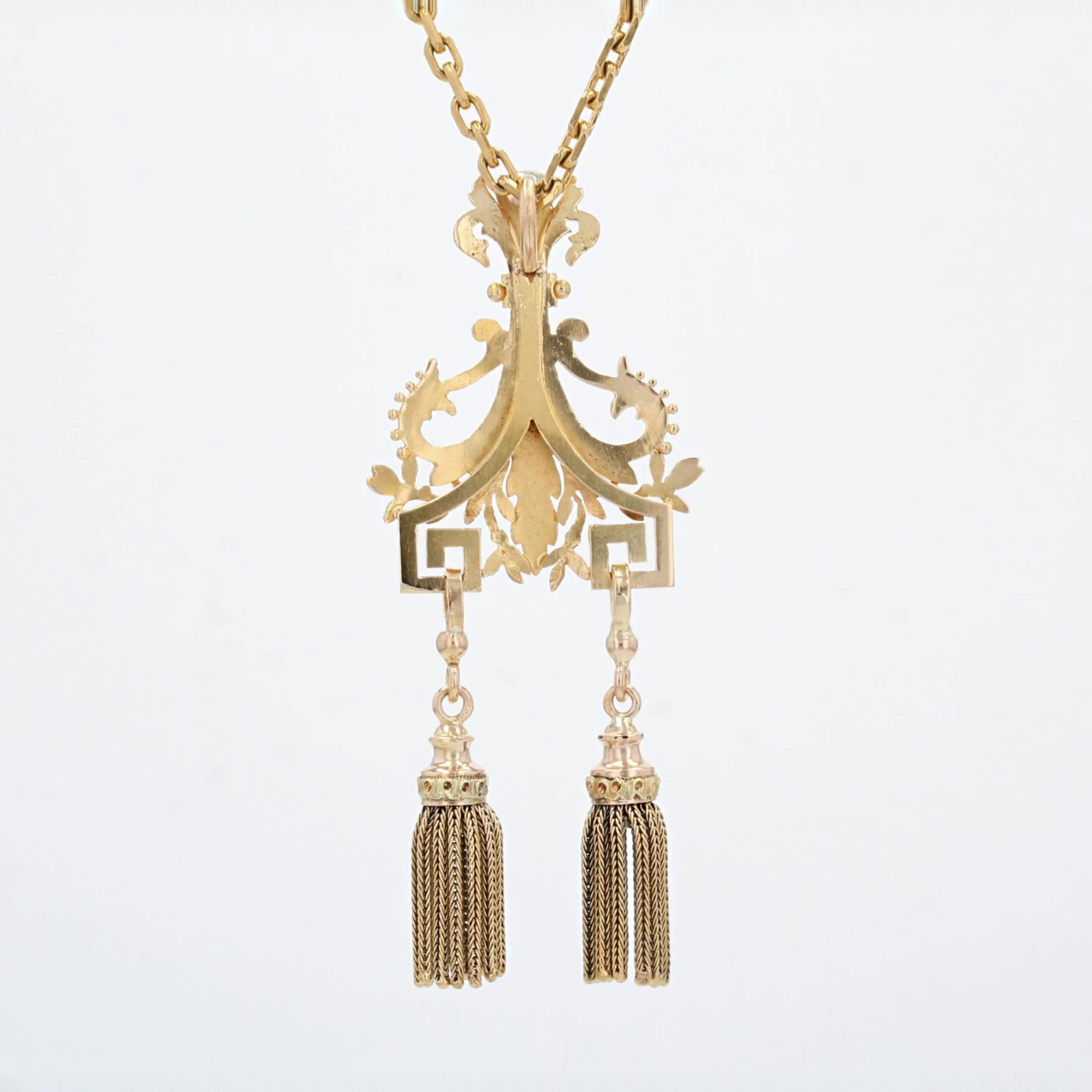 Sarl Baume 19th Century 18 Karat Yellow Gold Tassels Pendant 11 Sarl Baume 19th Century 18 Karat Yellow Gold Tassels Pendant - Image 9