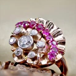 Sarl Baume 1940s Retro Rubis Diamonds 14 Karat Rose Gold Ring -Best Jewelry Store DSC 2829 master