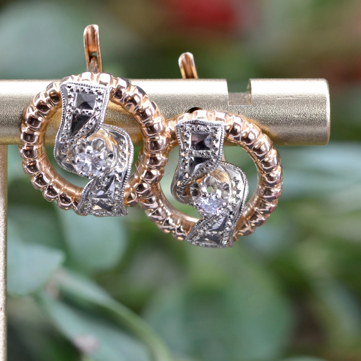 Sarl Baume French 1960s Diamonds 18 Karat Rose White Gold Earrings 5 Sarl Baume French 1960s Diamonds 18 Karat Rose White Gold Earrings - Image 3