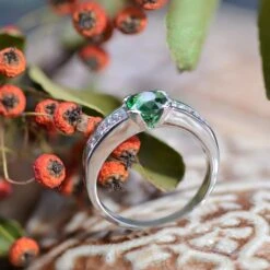 Sarl Baume French Modern 1, 02 Carat Tsavorite Garnet Princess-Cut Diamonds White Gold Ring 34 Sarl Baume French Modern 1, 02 Carat Tsavorite Garnet Princess-Cut Diamonds White Gold Ring -Best Jewelry Store DSC 6071 master 010315ca bf35 48cd bf96 9a8b9cf38a6b