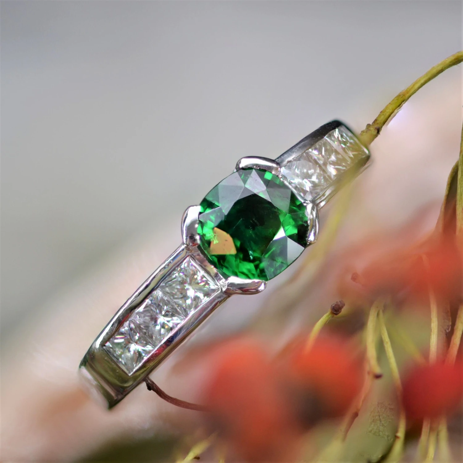 Sarl Baume French Modern 1, 02 Carat Tsavorite Garnet Princess-Cut Diamonds White Gold Ring 12 Sarl Baume French Modern 1, 02 Carat Tsavorite Garnet Princess-Cut Diamonds White Gold Ring - Image 10