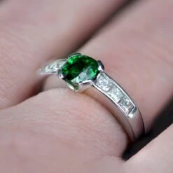 Sarl Baume French Modern 1, 02 Carat Tsavorite Garnet Princess-Cut Diamonds White Gold Ring 26 Sarl Baume French Modern 1, 02 Carat Tsavorite Garnet Princess-Cut Diamonds White Gold Ring -Best Jewelry Store DSC 6321 master