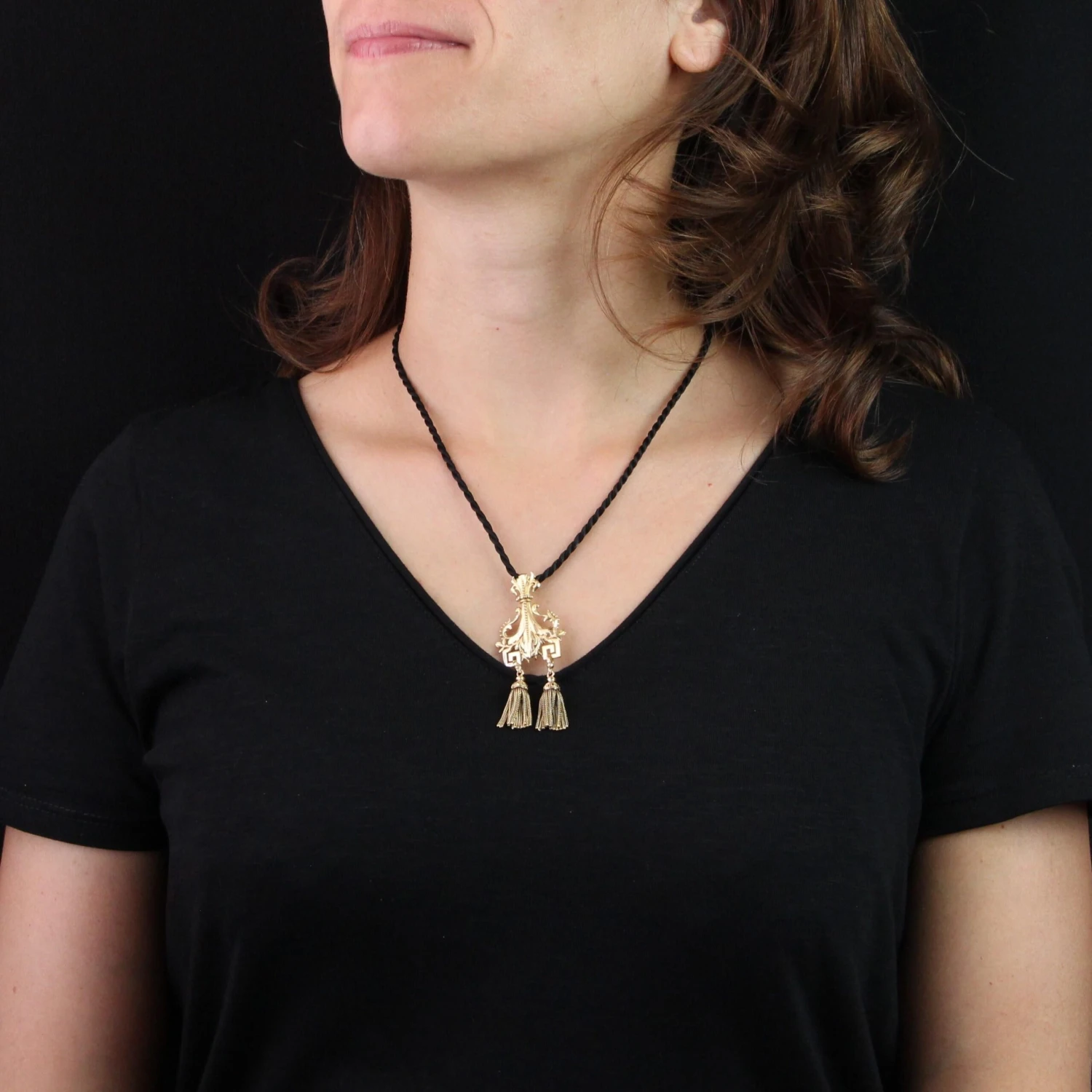 Sarl Baume 19th Century 18 Karat Yellow Gold Tassels Pendant 4 Sarl Baume 19th Century 18 Karat Yellow Gold Tassels Pendant - Image 2