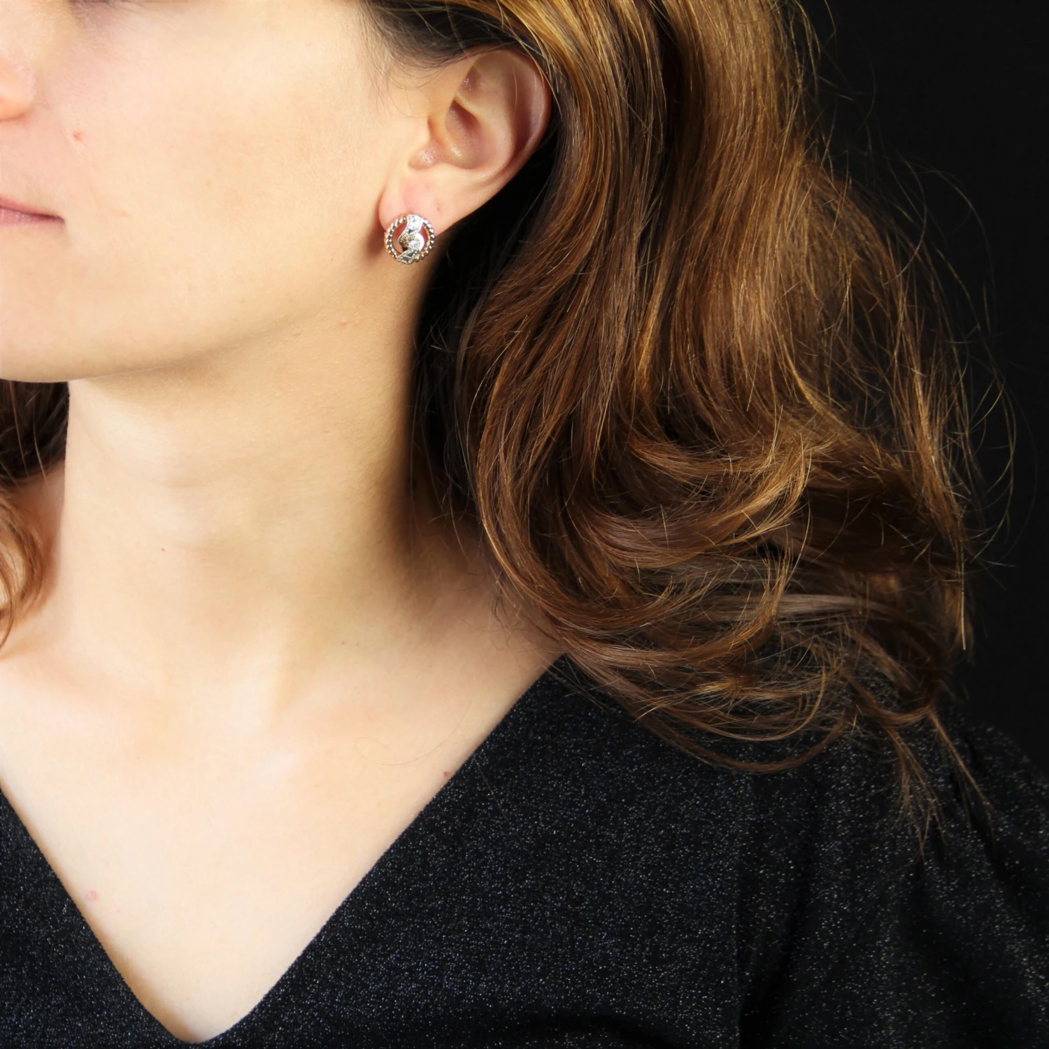 Sarl Baume French 1960s Diamonds 18 Karat Rose White Gold Earrings 4 Sarl Baume French 1960s Diamonds 18 Karat Rose White Gold Earrings - Image 2