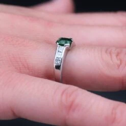 Sarl Baume French Modern 1, 02 Carat Tsavorite Garnet Princess-Cut Diamonds White Gold Ring 32 Sarl Baume French Modern 1, 02 Carat Tsavorite Garnet Princess-Cut Diamonds White Gold Ring -Best Jewelry Store IMG 1122 master