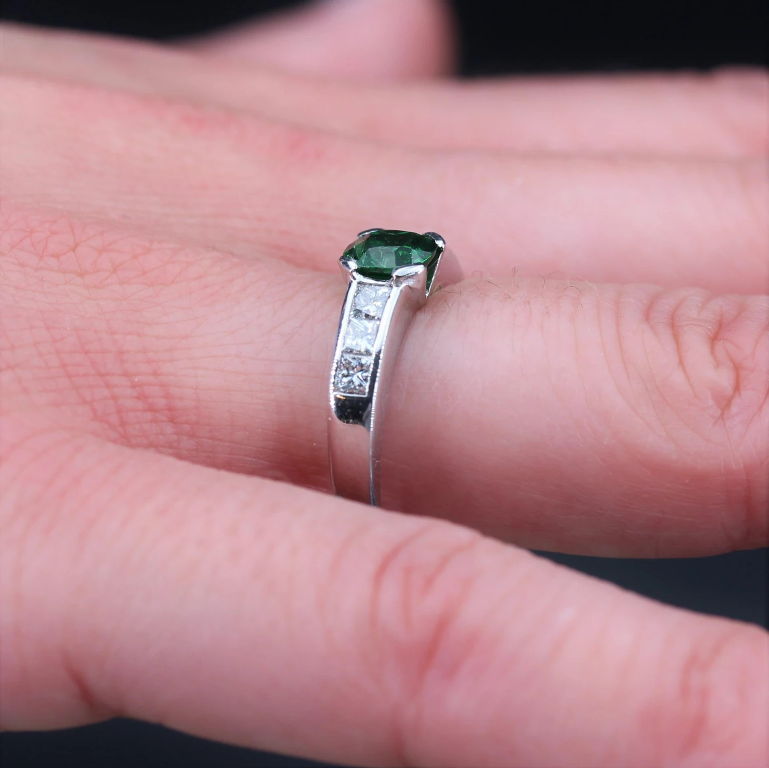 Sarl Baume French Modern 1, 02 Carat Tsavorite Garnet Princess-Cut Diamonds White Gold Ring 16 Sarl Baume French Modern 1, 02 Carat Tsavorite Garnet Princess-Cut Diamonds White Gold Ring - Image 14