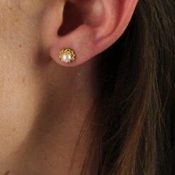 Sarl Baume 1960s Turquoise Cultured Pearl 18 Karat Yellow Gold Flower Stud Earrings 27 Sarl Baume 1960s Turquoise Cultured Pearl 18 Karat Yellow Gold Flower Stud Earrings -Best Jewelry Store IMG 4499 master 4a30a4e9 0971 4138 a60a b8634124bd53