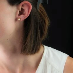 Sarl Baume 1960s Turquoise Cultured Pearl 18 Karat Yellow Gold Flower Stud Earrings 18 Sarl Baume 1960s Turquoise Cultured Pearl 18 Karat Yellow Gold Flower Stud Earrings -Best Jewelry Store IMG 4500 master dc648a88 d1b9 4f92 a47a df0d3d1075b2