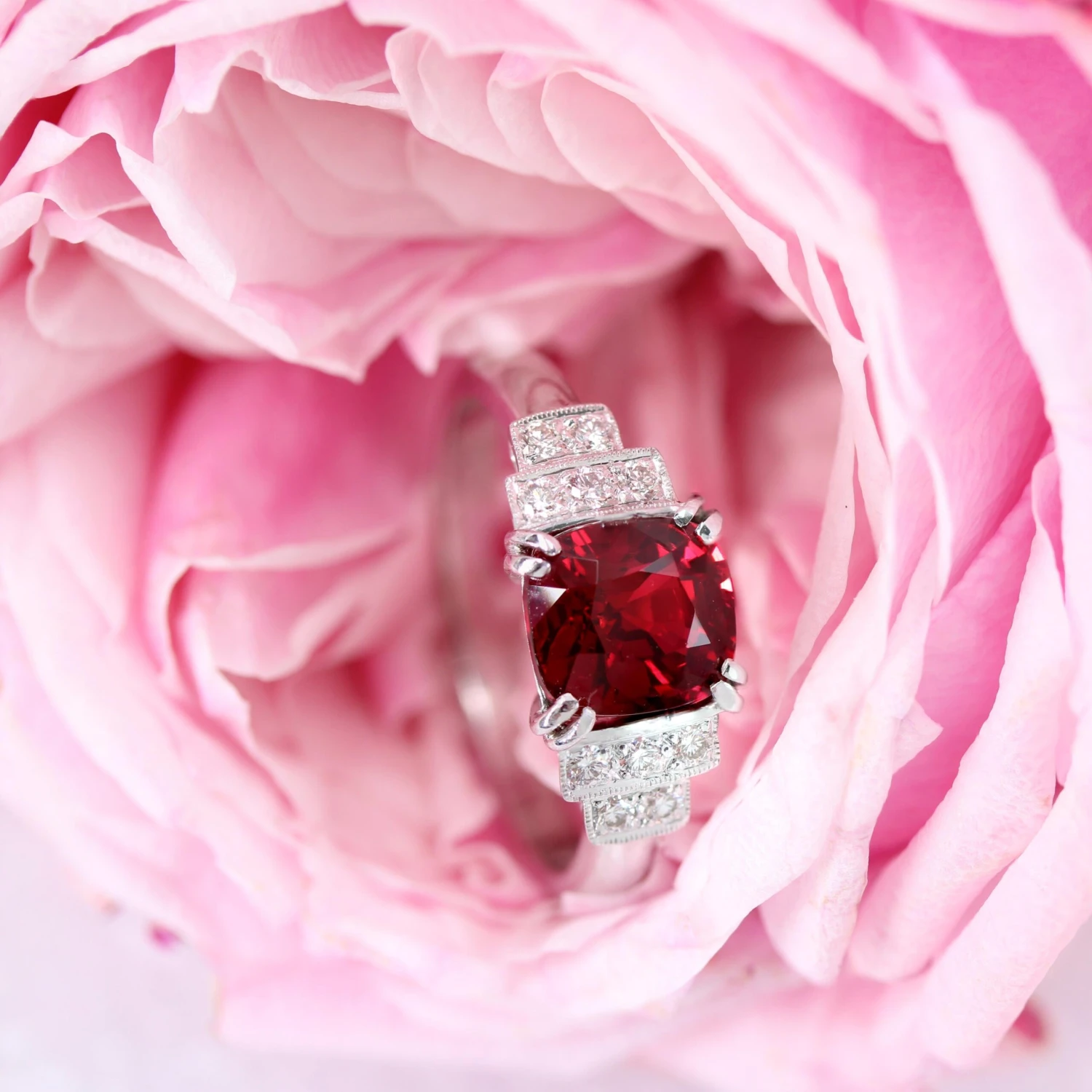 Sarl Baume New Art Deco Style Natural Vivid Red Spinel Diamonds 18 Karat White Gold Ring 12 Sarl Baume New Art Deco Style Natural Vivid Red Spinel Diamonds 18 Karat White Gold Ring - Image 10