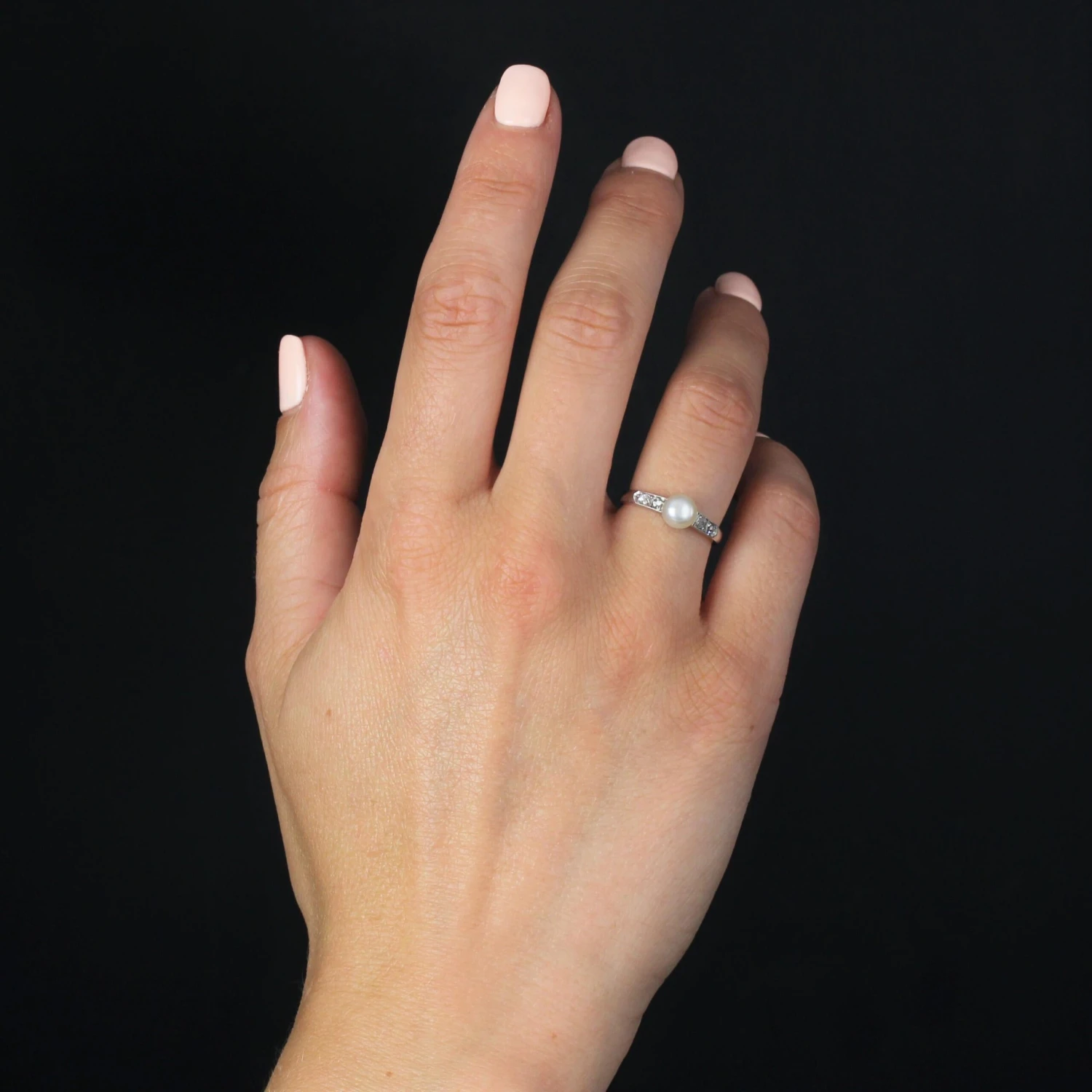 Sarl Baume French 1950s Diamond Cultured Pearl 18 Karat White Gold Ring 6 Sarl Baume French 1950s Diamond Cultured Pearl 18 Karat White Gold Ring - Image 4