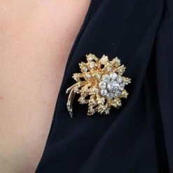 Sarl Baume French 1950s Diamonds 18 Karat Yellow Gold Flower Brooch 26 Sarl Baume French 1950s Diamonds 18 Karat Yellow Gold Flower Brooch -Best Jewelry Store IMG 5518 master