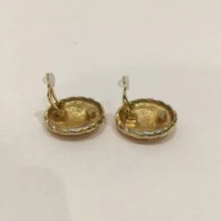 Luxcellent Chanel Gold CC Round Clip On Earrings Sku# 71901L -Best Jewelry Store IMG 6045 22a2ded8 cd98 4edf ba33 381aebdd2c3a