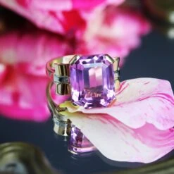 Sarl Baume French Retro 1950s 11.29 Carats Kunzite 18 Karat Yellow Gold Cocktail Ring -Best Jewelry Store IMG 6686 master d66f4848 c4d4 4320 89fe eea2a3b5f848