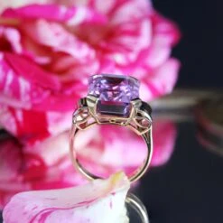 Sarl Baume French Retro 1950s 11.29 Carats Kunzite 18 Karat Yellow Gold Cocktail Ring -Best Jewelry Store IMG 6693 master 2117ca66 d185 47ee bad5 a25109083c7a