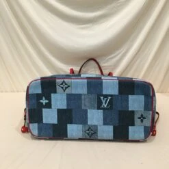 Luxcellent Louis Vuitton Deinm Canvas Neverfull MM With Pochette Shoulder Bag Sku# 72951 -Best Jewelry Store IMG 7392 ad011c50 14d7 4fc0 9764 b08d075f27ca