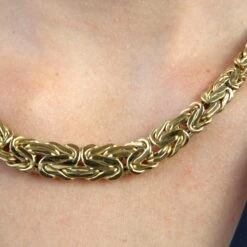 Sarl Baume French Modern 18 Karat Yellow Gold Interlaced Flat Mesh Necklace -Best Jewelry Store IMG 7409 master