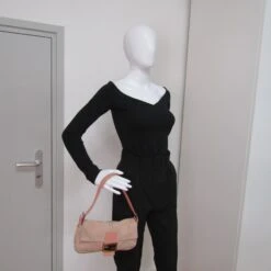 Fancy Lux FENDI Baguette Shoulder Bag In Pink Suede 23 Fancy Lux FENDI Baguette Shoulder Bag In Pink Suede -Best Jewelry Store IMG 7669 6c9a4632 77b4 44c4 9330 17362101595c