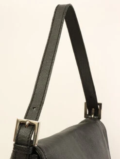 QOO Vintage FENDI Leather Mamma Baguette Black -Best Jewelry Store IMG 9515 a6b1fce5 089a 4b96 9f86 30886224be0e