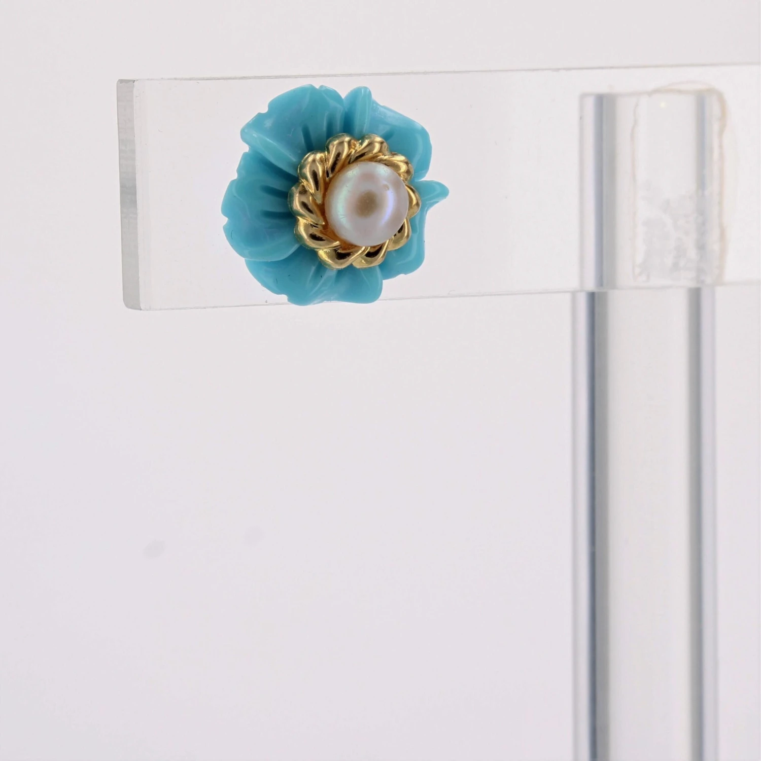 Sarl Baume 1960s Turquoise Cultured Pearl 18 Karat Yellow Gold Flower Stud Earrings 11 Sarl Baume 1960s Turquoise Cultured Pearl 18 Karat Yellow Gold Flower Stud Earrings - Image 9