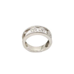 Style Tribute Messika Diamond Floral Ring