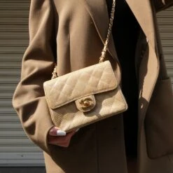 AMORE Vintage CHANEL 1991-1994 Classic Square Flap Mini Beige Lizard 47683 34 AMORE Vintage CHANEL 1991-1994 Classic Square Flap Mini Beige Lizard 47683 -Best Jewelry Store P1010412 3857820b 916f 4125 9ace d4ea3f5410ca