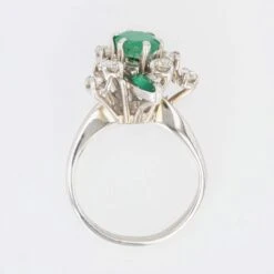 Sarl Baume French 1970s Emerald Diamond 18 Carat White Gold Ring -Best Jewelry Store TRIER 03 master 5530ac06 7ac9 4d18 b853 5ebb13d37525