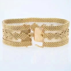 Sarl Baume 1960s Retro 18 Karat Yellow Gold Woven Bracelet -Best Jewelry Store TRIER 19 master 6f8eb731 752e 4e97 9d03 bba0820c2d95