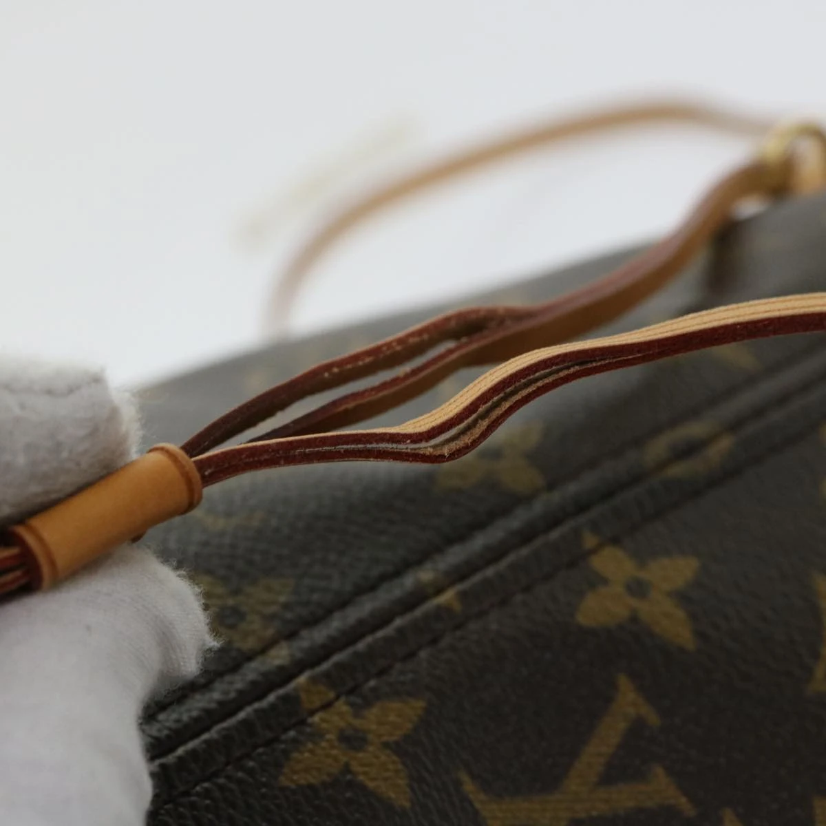 Style Tribute LOUIS VUITTON Monogram V Line Neverfull Mm Tote Bag Pink M41602 Lv Auth Am4905 6 Style Tribute LOUIS VUITTON Monogram V Line Neverfull Mm Tote Bag Pink M41602 Lv Auth Am4905 - Image 4