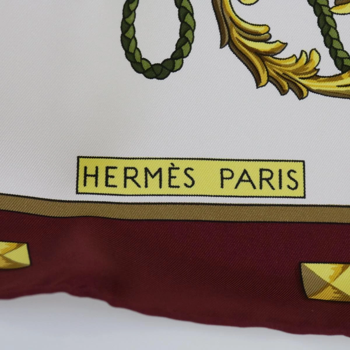 Style Tribute Hermes Carre 90 Le Cles Scarf Silk Red White Auth Am5303 13 Style Tribute Hermes Carre 90 Le Cles Scarf Silk Red White Auth Am5303 - Image 11