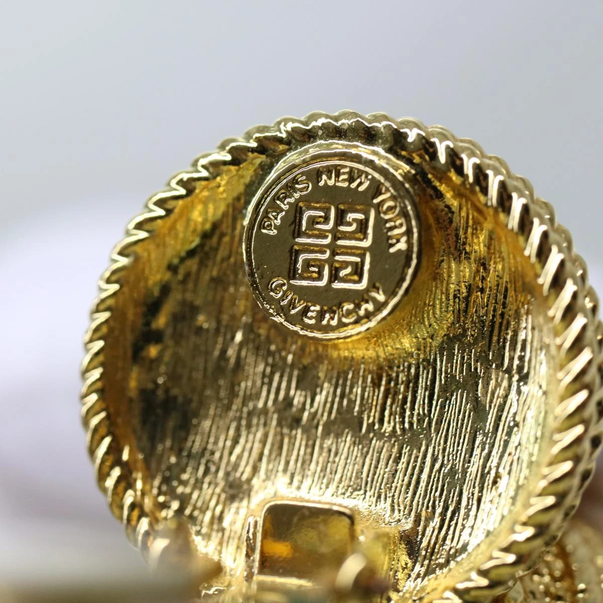 Brand Street GIVENCHY Earring Metal Gold Auth Am6014 11 Brand Street GIVENCHY Earring Metal Gold Auth Am6014 - Image 9