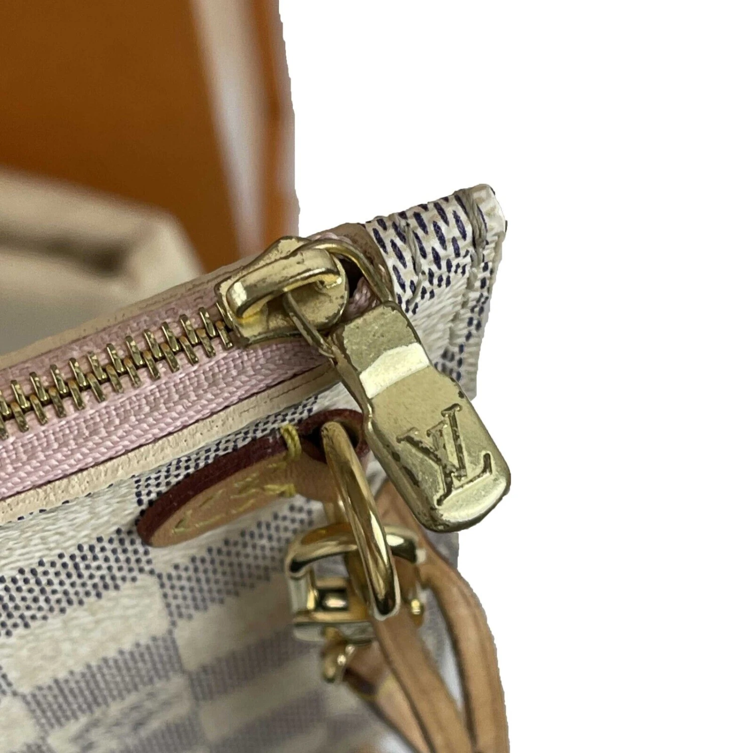 Luxury Resale Network LOUIS VUITTON Neverfull GM Damier Azur W/Pouch White Handbag 9 Luxury Resale Network LOUIS VUITTON Neverfull GM Damier Azur W/Pouch White Handbag - Image 7