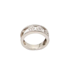 Style Tribute Messika Diamond Floral Ring 8 Style Tribute Messika Diamond Floral Ring -Best Jewelry Store diamondring3