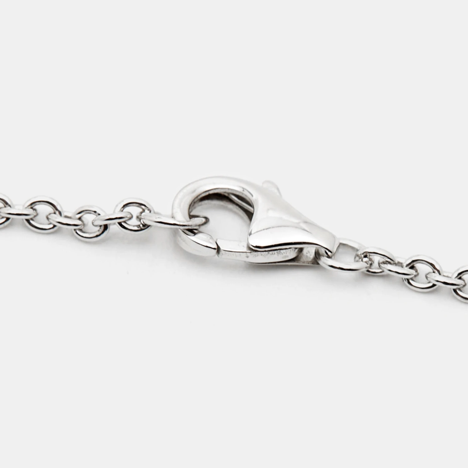 The Luxury Closet CARTIER Love Interlocking Loops 18k White Gold Bracelet 9 The Luxury Closet CARTIER Love Interlocking Loops 18k White Gold Bracelet - Image 7