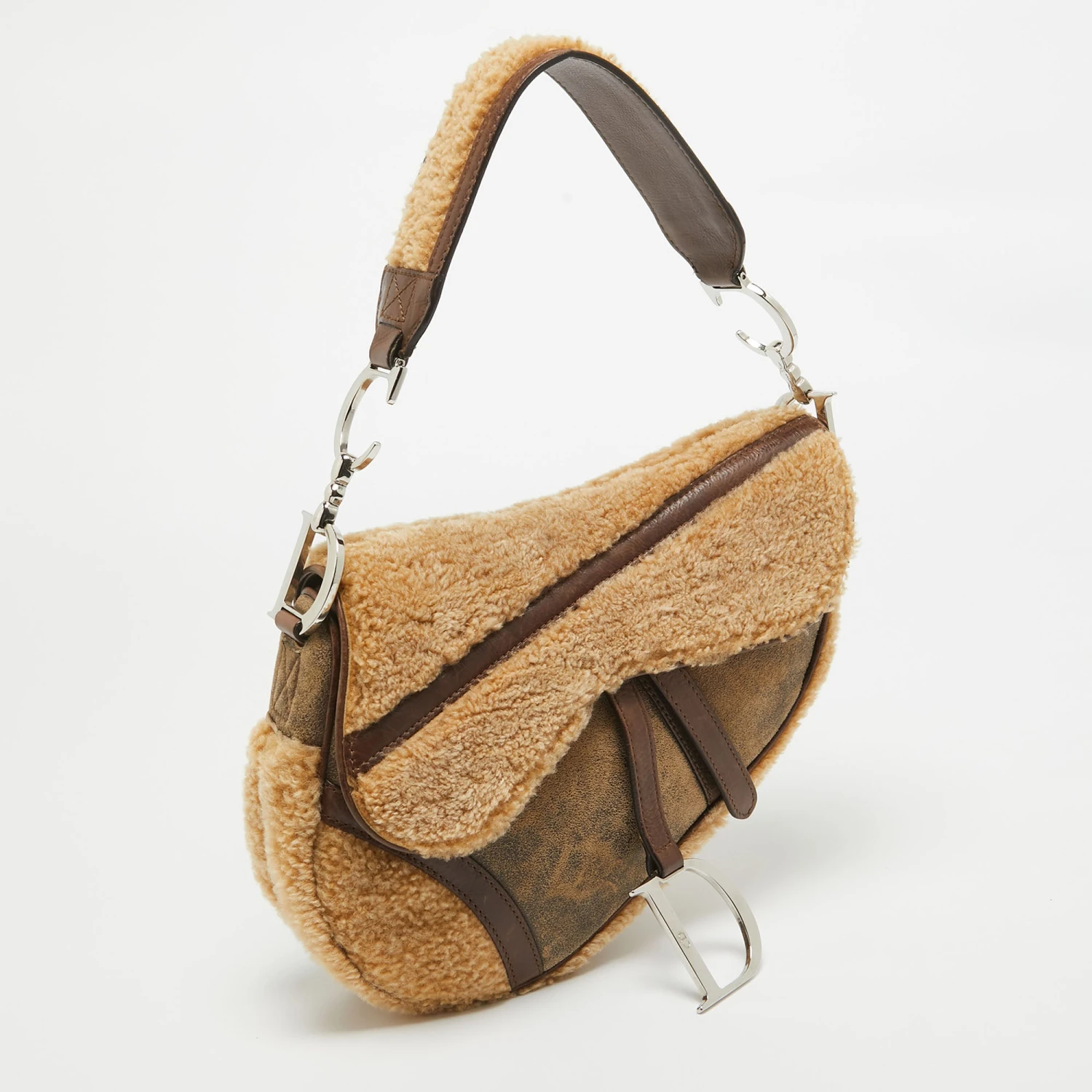 The Luxury Closet DIOR Beige/Brown Shearling And Leather Saddle Bag 5 The Luxury Closet DIOR Beige/Brown Shearling And Leather Saddle Bag - Image 3