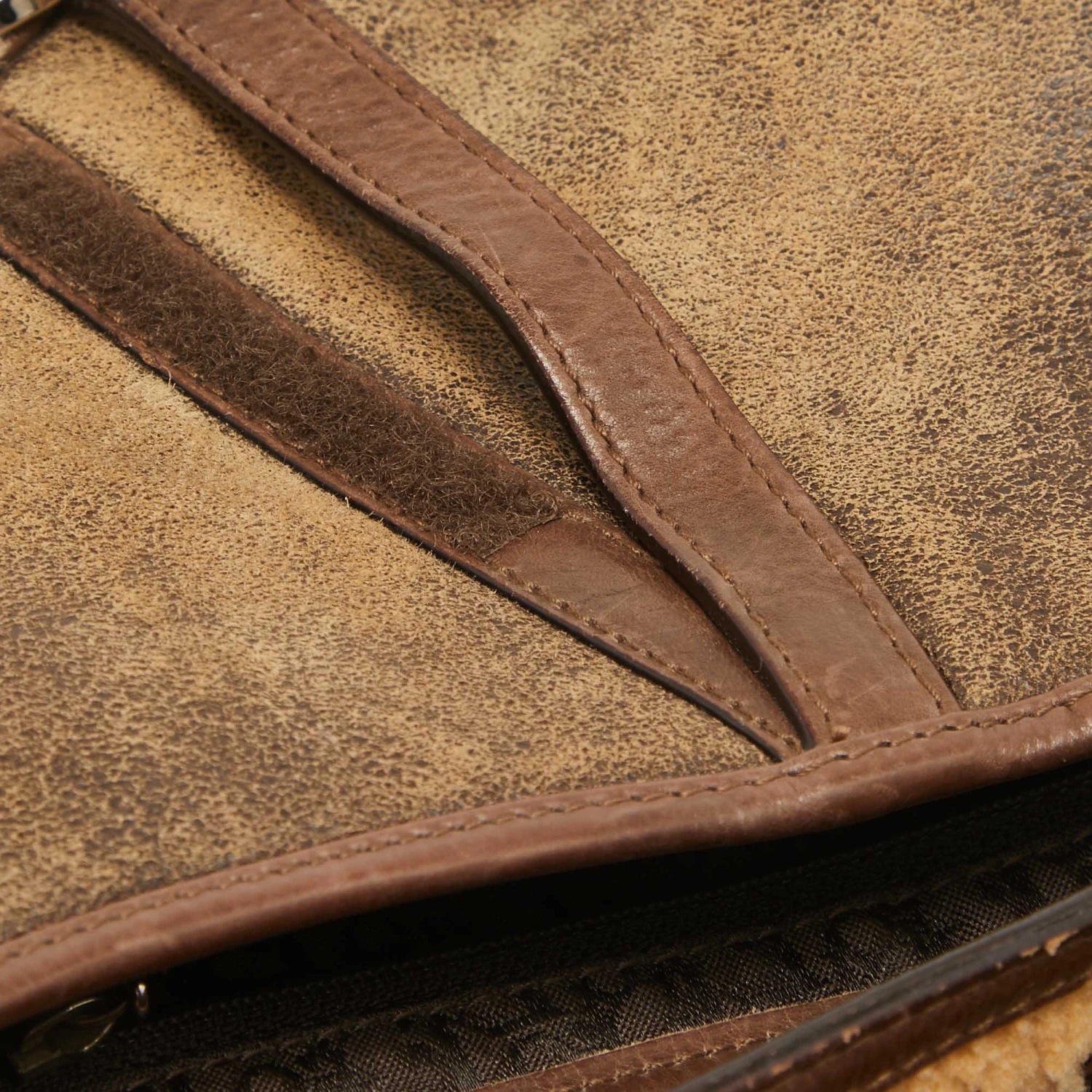 The Luxury Closet DIOR Beige/Brown Shearling And Leather Saddle Bag 8 The Luxury Closet DIOR Beige/Brown Shearling And Leather Saddle Bag - Image 6