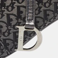 The Luxury Closet DIOR Metallic/Grey Lurex Fabric And Leather Vintage Saddle Frame Pochette -Best Jewelry Store luxury women dior used handbags p991718 010