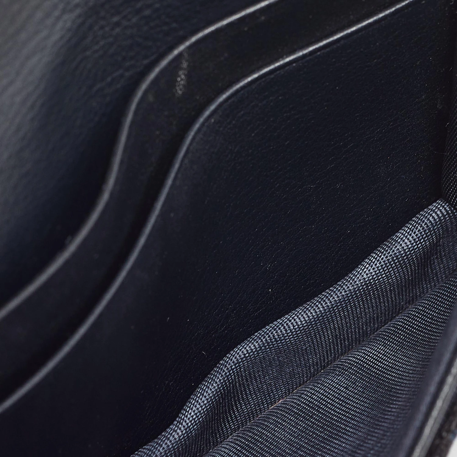 The Luxury Closet DIOR Blue Oblique Canvas Saddle Flap Card Holder 4 The Luxury Closet DIOR Blue Oblique Canvas Saddle Flap Card Holder - Image 2