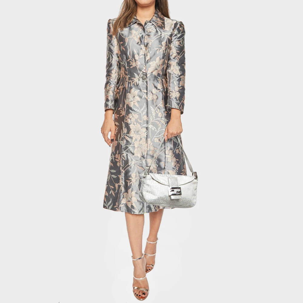 The Luxury Closet FENDI Silver/White Zucchino Canvas And Leather Forever Baguette Bag 4 The Luxury Closet FENDI Silver/White Zucchino Canvas And Leather Forever Baguette Bag - Image 2