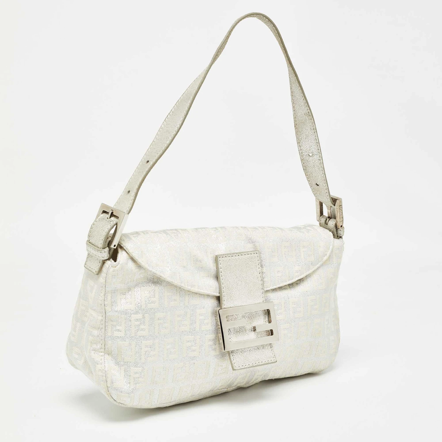 The Luxury Closet FENDI Silver/White Zucchino Canvas And Leather Forever Baguette Bag 5 The Luxury Closet FENDI Silver/White Zucchino Canvas And Leather Forever Baguette Bag - Image 3