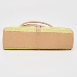 The Luxury Closet GUCCI Natural/Neon Yellow/ Jumbo GG Canvas Jackie Tote W/ Wallet 16 The Luxury Closet GUCCI Natural/Neon Yellow/ Jumbo GG Canvas Jackie Tote W/ Wallet -Best Jewelry Store luxury women gucci used handbags p999573 004