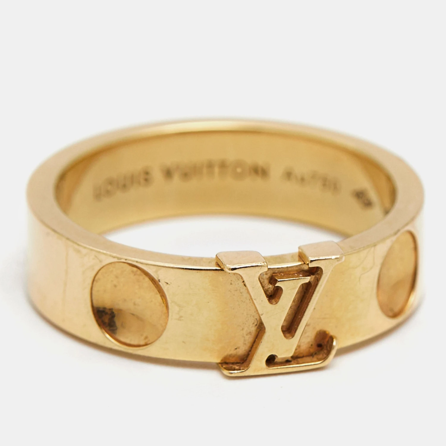 The Luxury Closet LOUIS VUITTON Empreinte 18k Yellow Gold Ring Size 52 6 The Luxury Closet LOUIS VUITTON Empreinte 18k Yellow Gold Ring Size 52 - Image 4