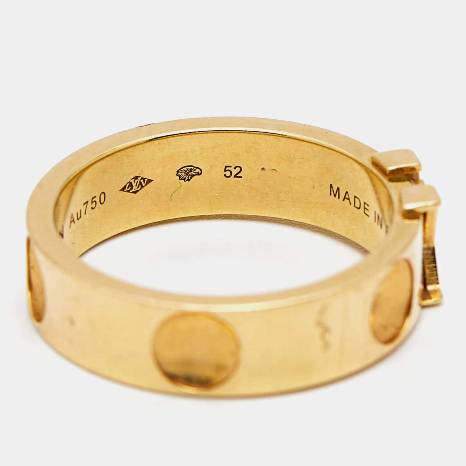 The Luxury Closet LOUIS VUITTON Empreinte 18k Yellow Gold Ring Size 52 9 The Luxury Closet LOUIS VUITTON Empreinte 18k Yellow Gold Ring Size 52 - Image 7