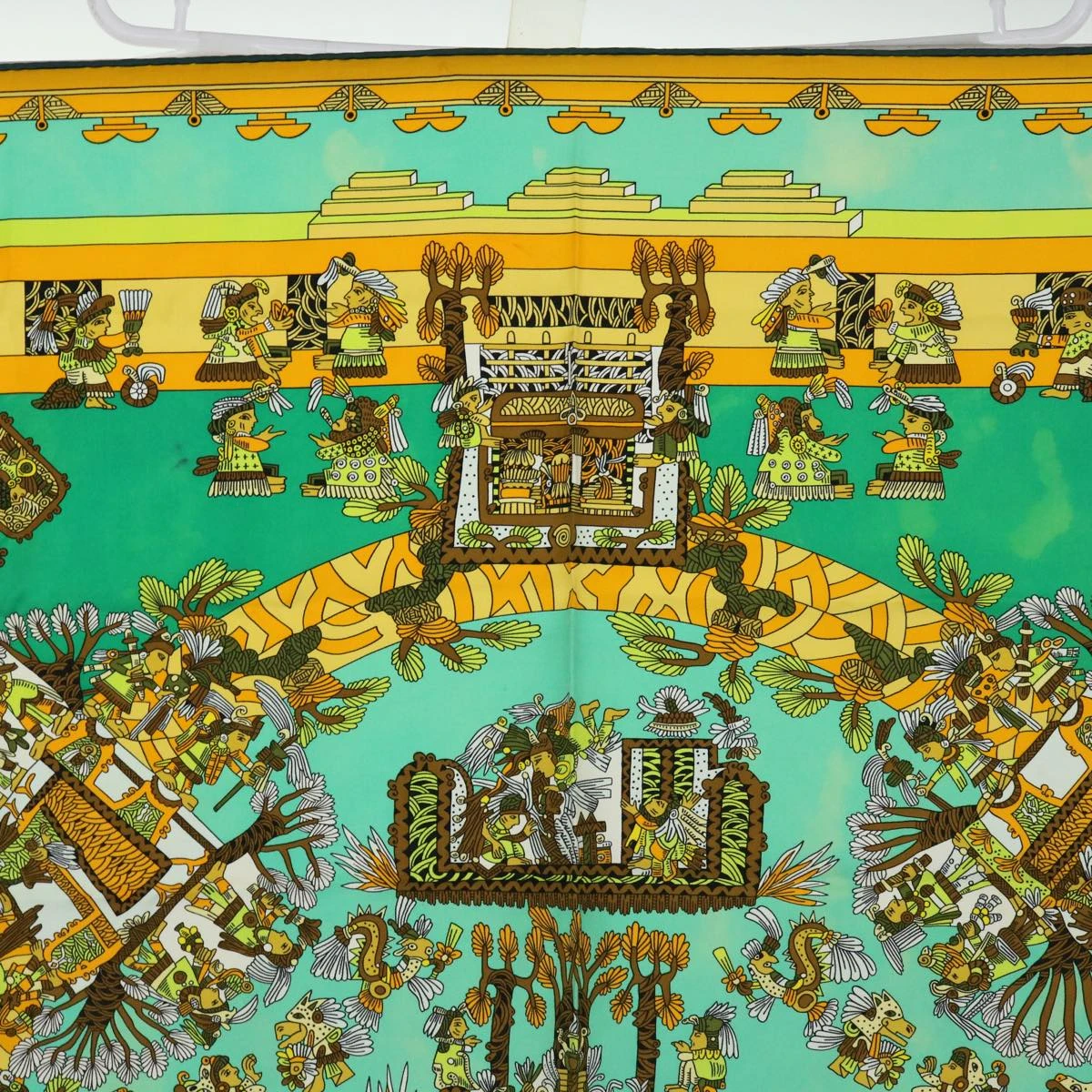 Brand Street HERMES Carre 90 ASTRES Et SOLEILS Scarf Silk Green Auth Mr067 5 Brand Street HERMES Carre 90 ASTRES Et SOLEILS Scarf Silk Green Auth Mr067 - Image 3