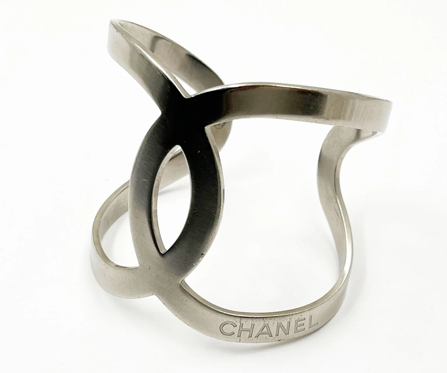 Lar Vintage CHANEL Silver CC Curve Large Cuff 4 Lar Vintage CHANEL Silver CC Curve Large Cuff - Image 2
